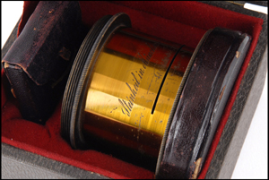 Nr9109-small Brass Steinheil in Munchen No. 24653 Patent with lenscap, original box and lots of Waterhouse stops