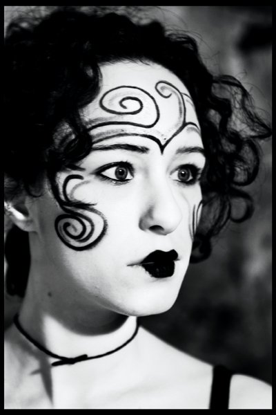 Test 4: Kodak TP Treated as a 25 ASA film. Shot in studio with a normal light, no flash. Reflection screen used to lit up the shades in my neck and on my shoulder. Developed in HC110, dillution B for 5 minutes. That's probably the lowest I'll go considering development time as the negatives are absolutely beautiful and contain incredible detail while remaining this contrasty.