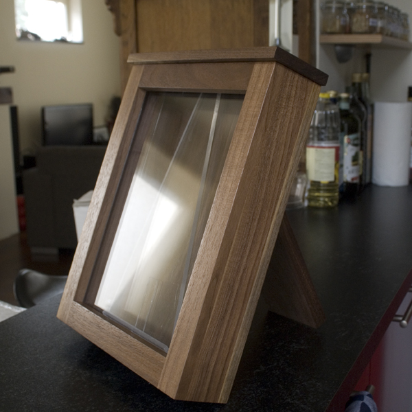 Nr42-small Front with a see-through part