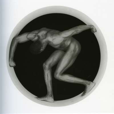 Round © Robert Mapplethorpe Foundation. If I violated any rules by using this photo I apologize in advance and will delete all of it when contacted. I do not intend to shock anyone with its content; it's merely used to support my piece.