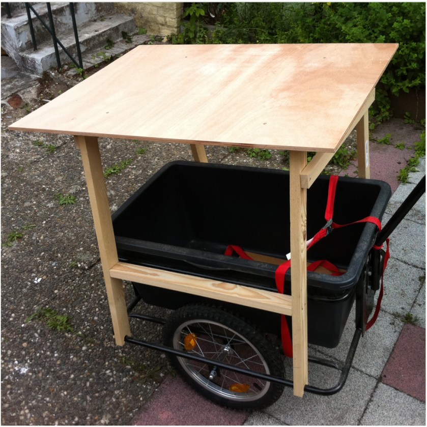 The table on which the darkbox will reside. This table fits on the cart for my bike so I can drive it all around Maastricht without it touching its soil. 