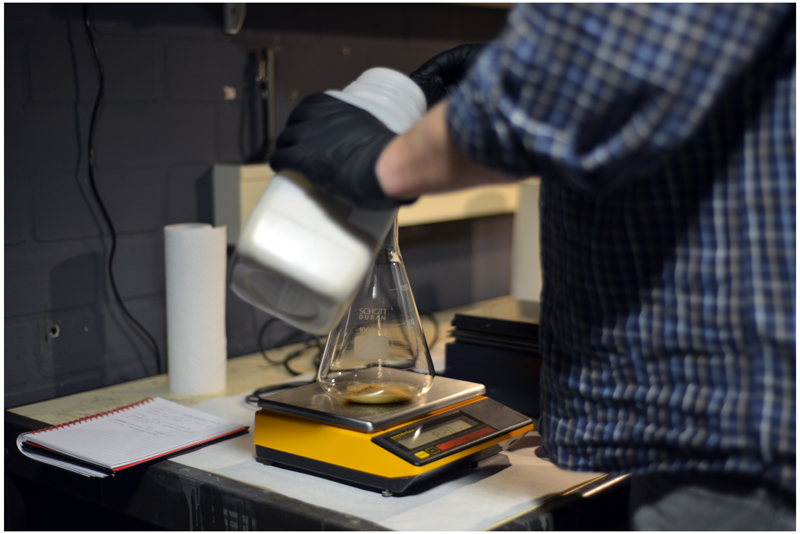 Nr4772_measuringtannine_LR